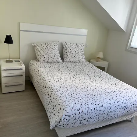 La Rhune Apartment *