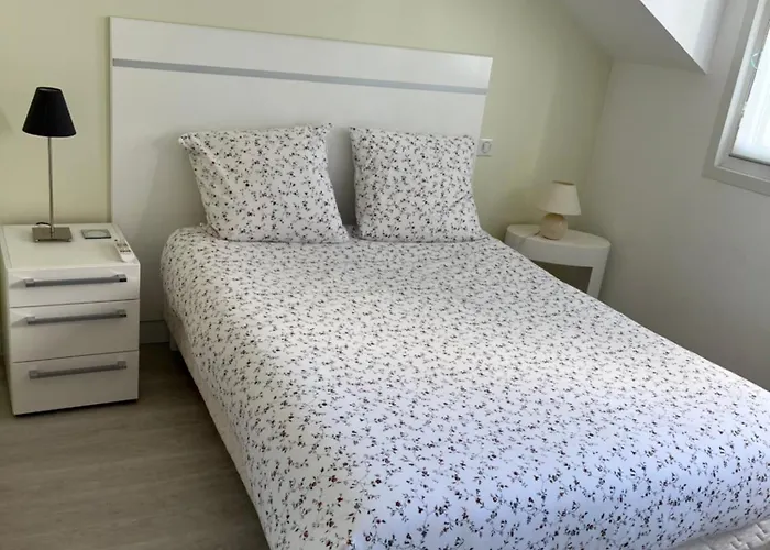 La Rhune Apartment *