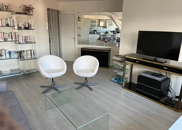 La Rhune Apartment *