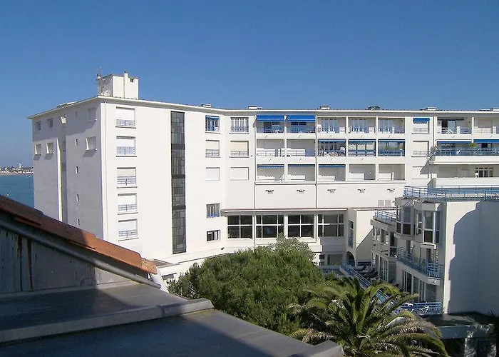 La Rhune Apartment *